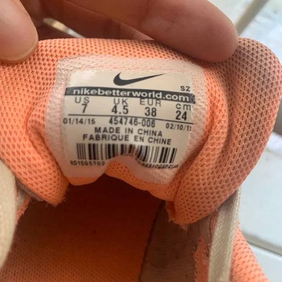 Women’s Nike Air Max 1 PRM Size 7/38 string Sunset Glow, tan, peach and silver - Picture 7 of 7